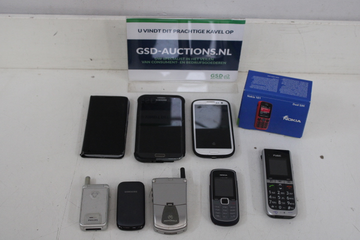 Diverse mobiele telefoons met Nokia doosje – foto 2 – kavel bij GSD Auctions, Zoeterwoude