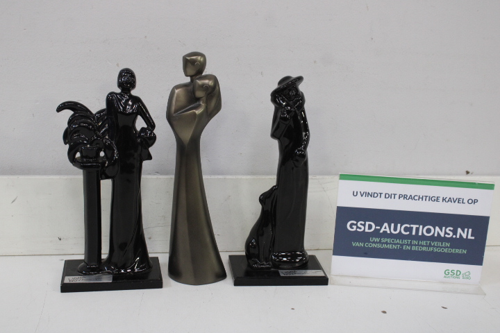 Set van 3 Vrouwelijke Beelden – foto 3 – kavel bij GSD Auctions, Zoeterwoude