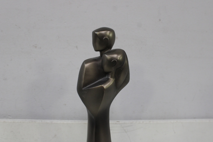 Set van 3 Vrouwelijke Beelden – foto 6 – kavel bij GSD Auctions, Zoeterwoude