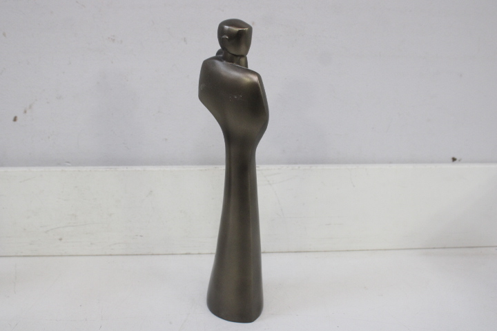 Set van 3 Vrouwelijke Beelden – foto 7 – kavel bij GSD Auctions, Zoeterwoude