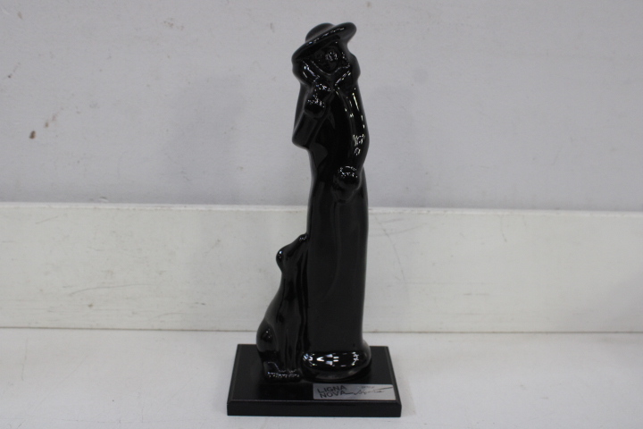 Set van 3 Vrouwelijke Beelden – foto 10 – kavel bij GSD Auctions, Zoeterwoude