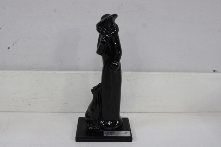 Set van 3 Vrouwelijke Beelden – foto 11 – kavel bij GSD Auctions, Zoeterwoude