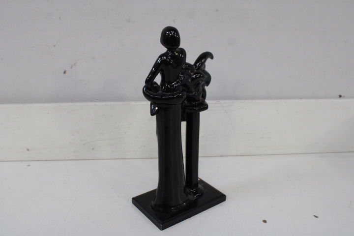 Set van 3 Vrouwelijke Beelden – foto 20 – kavel bij GSD Auctions, Zoeterwoude