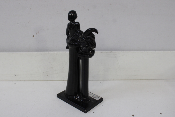 Set van 3 Vrouwelijke Beelden – foto 21 – kavel bij GSD Auctions, Zoeterwoude