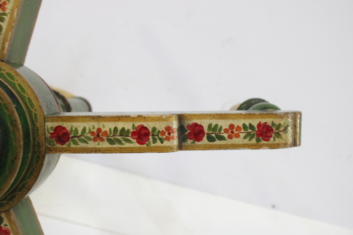 Antieke groene houten hanglamp – foto 14 – kavel bij GSD Auctions, Zoeterwoude
