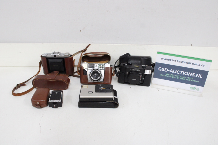 Vintage camera's met leren tas – foto 2 – kavel bij GSD Auctions, Zoeterwoude