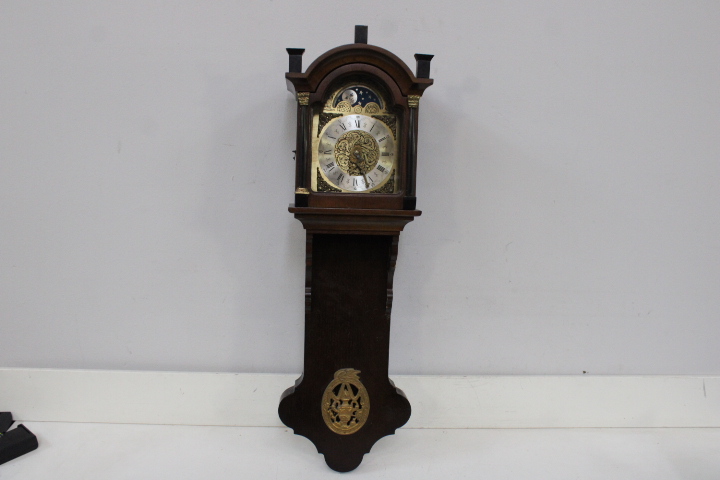 Antieke houten staartklok met messing wijzerplaat – foto 4 – kavel bij GSD Auctions, Zoeterwoude