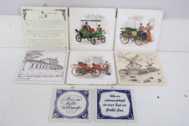 Set van 8 decoratieve tegels met klassieke auto's en molen – foto 3 – kavel bij GSD Auctions, Zoeterwoude