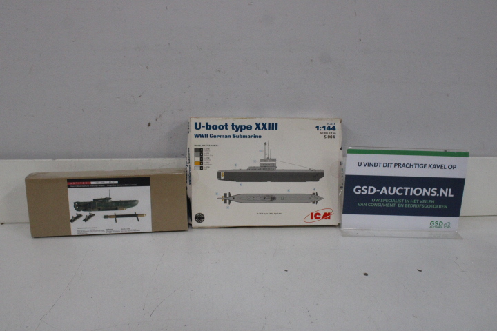 Twee keer modelbouw kit duikboot – foto 2 – kavel bij GSD Auctions, Zoeterwoude