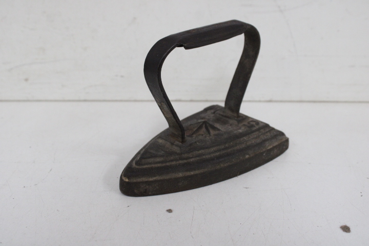 Set van 4 oude strijkijzers – foto 13 – kavel bij GSD Auctions, Zoeterwoude
