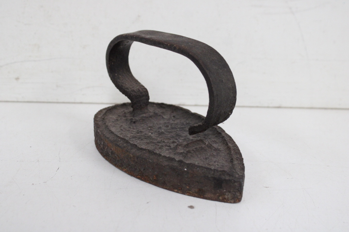 Set van 4 oude strijkijzers – foto 16 – kavel bij GSD Auctions, Zoeterwoude