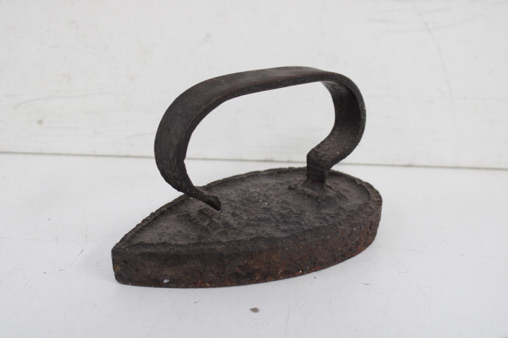 Set van 4 oude strijkijzers – foto 17 – kavel bij GSD Auctions, Zoeterwoude