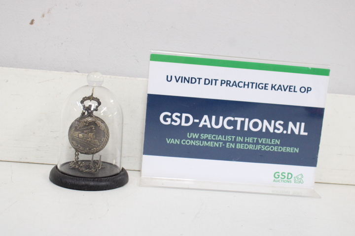 Antieke zakhorloge onder glazen stolp – kavel bij GSD Auctions, Zoeterwoude