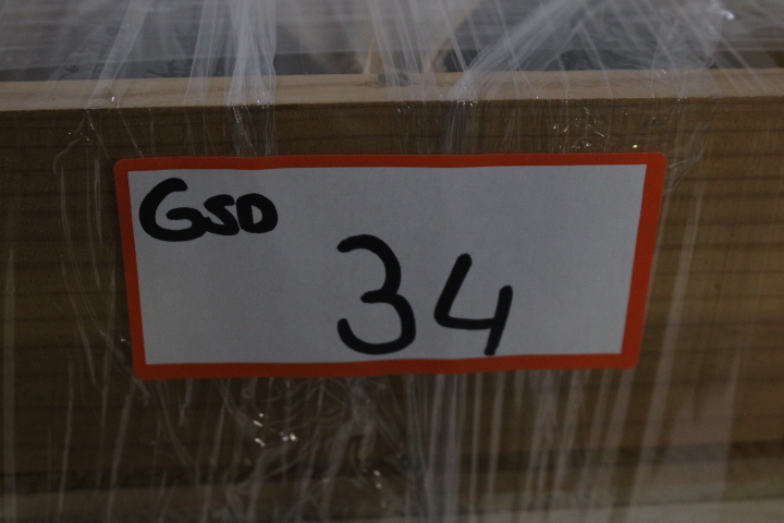 Set van zes verschillende wijnflessen – foto 24 – kavel bij GSD Auctions, Zoeterwoude