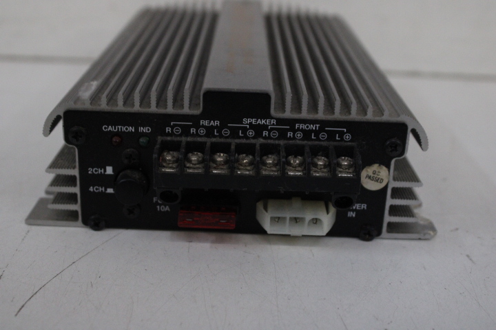 Supertech 300 Watt Versterker – foto 6 – kavel bij GSD Auctions, Zoeterwoude