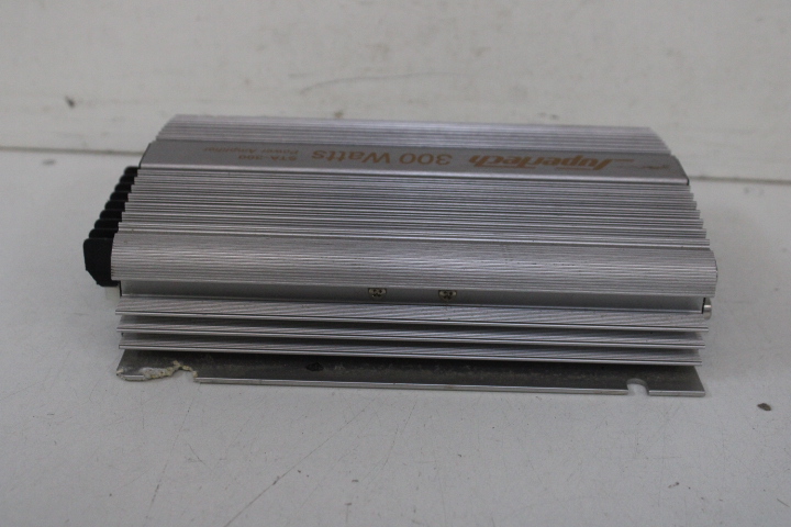 Supertech 300 Watt Versterker – foto 7 – kavel bij GSD Auctions, Zoeterwoude