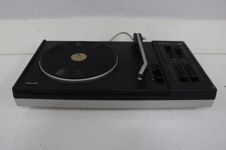 Philips Platenspeler met Bruine Afdekking – foto 5 – kavel bij GSD Auctions, Zoeterwoude