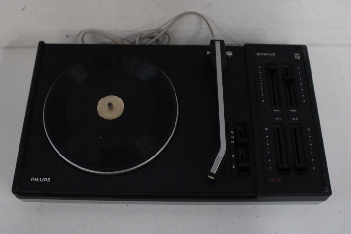 Philips Platenspeler met Bruine Afdekking – foto 7 – kavel bij GSD Auctions, Zoeterwoude