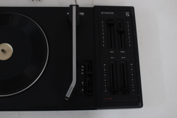 Philips Platenspeler met Bruine Afdekking – foto 9 – kavel bij GSD Auctions, Zoeterwoude