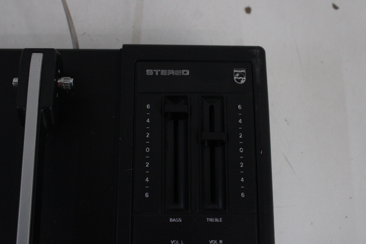 Philips Platenspeler met Bruine Afdekking – foto 10 – kavel bij GSD Auctions, Zoeterwoude
