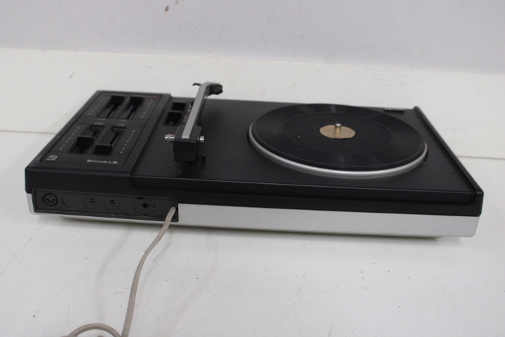 Philips Platenspeler met Bruine Afdekking – foto 15 – kavel bij GSD Auctions, Zoeterwoude
