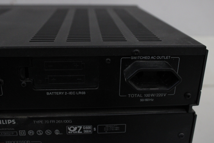 Philips CD speler en versterker set – foto 18 – kavel bij GSD Auctions, Zoeterwoude