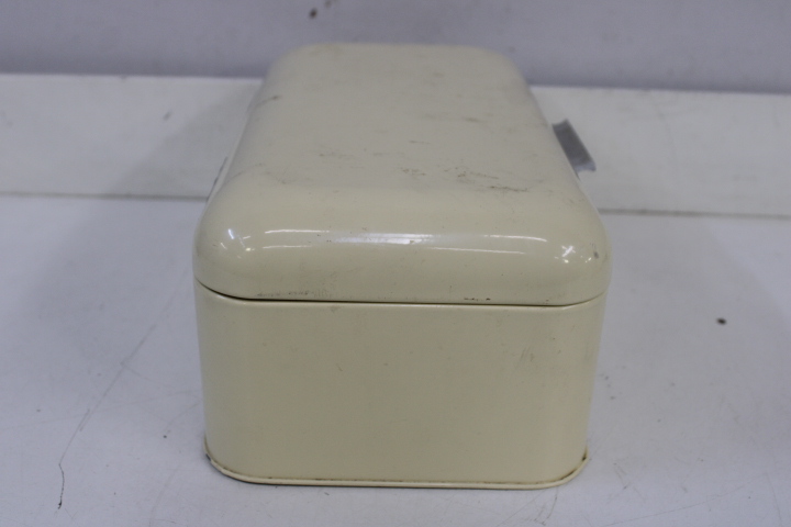 Vintage metalen broodtrommel creme – foto 8 – kavel bij GSD Auctions, Zoeterwoude