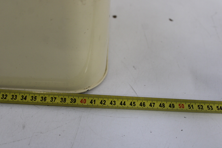 Vintage metalen broodtrommel creme – foto 10 – kavel bij GSD Auctions, Zoeterwoude