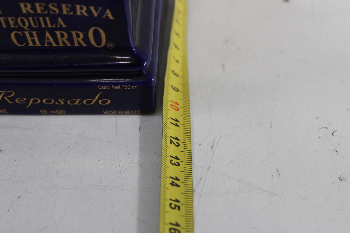 Gran Reserva Tequila El Charro fles in vormen beeld – foto 16 – kavel bij GSD Auctions, Zoeterwoude