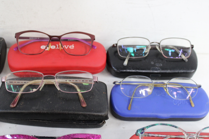 Collectie diverse brilframes met etuis – foto 17 – kavel bij GSD Auctions, Zoeterwoude