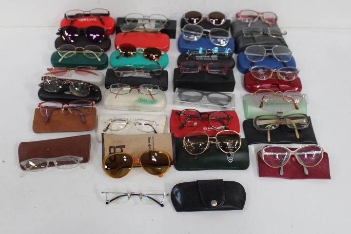 Diverse brillen met hoes – foto 3 – kavel bij GSD Auctions, Zoeterwoude