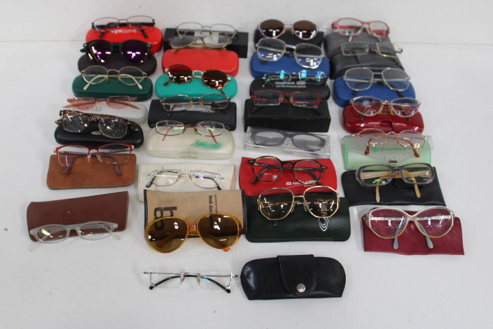 Diverse brillen met hoes – foto 4 – kavel bij GSD Auctions, Zoeterwoude