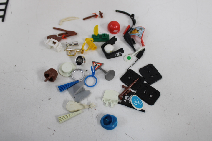 Diverse Playmobil figuren en accessoires – foto 6 – kavel bij GSD Auctions, Zoeterwoude