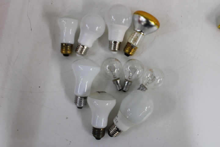 Diverse LED en spaarlampen assorti – foto 8 – kavel bij GSD Auctions, Zoeterwoude