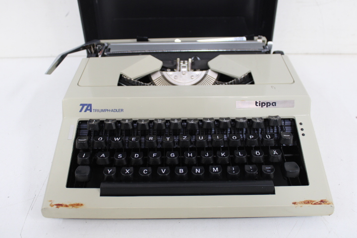 Toshiba typemachine – foto 6 – kavel bij GSD Auctions, Zoeterwoude