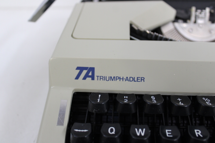 Toshiba typemachine – foto 8 – kavel bij GSD Auctions, Zoeterwoude
