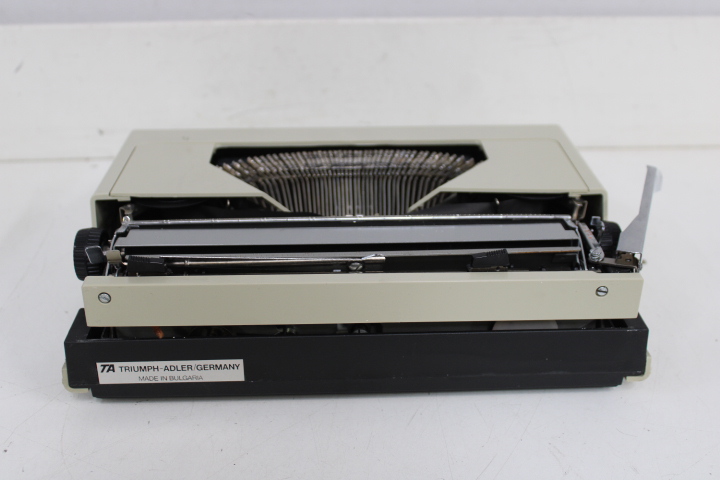 Toshiba typemachine – foto 13 – kavel bij GSD Auctions, Zoeterwoude