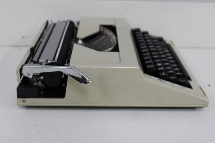 Toshiba typemachine – foto 15 – kavel bij GSD Auctions, Zoeterwoude