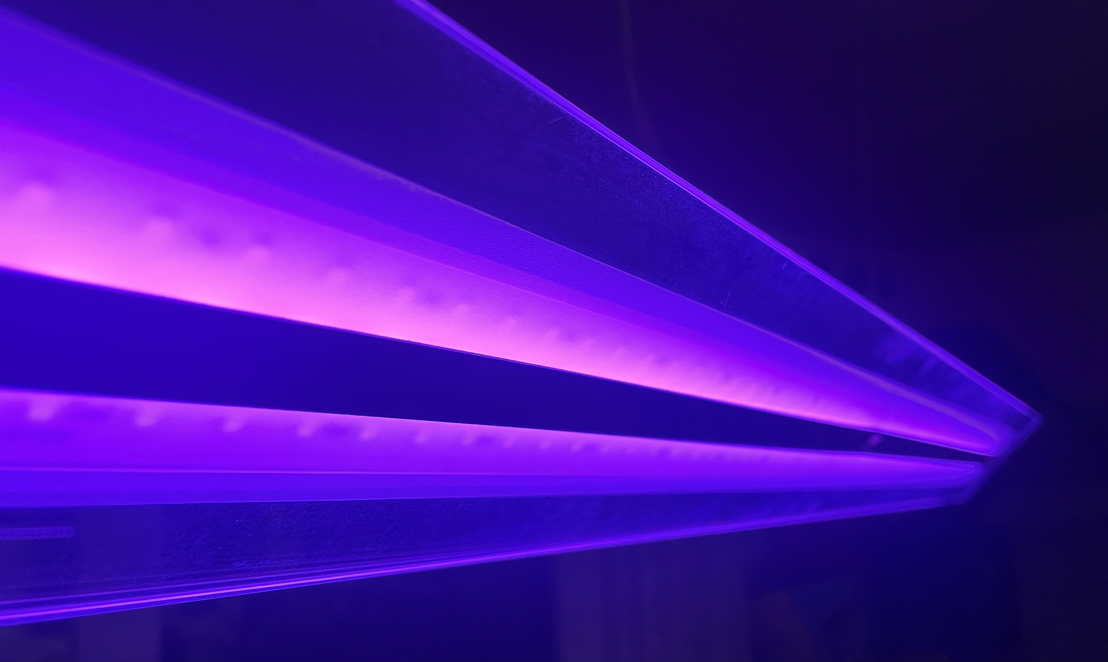 Led-plafondlampen met lange platte glas (nieuw in doos) – foto 11 – kavel bij GSD Auctions, Zoeterwoude