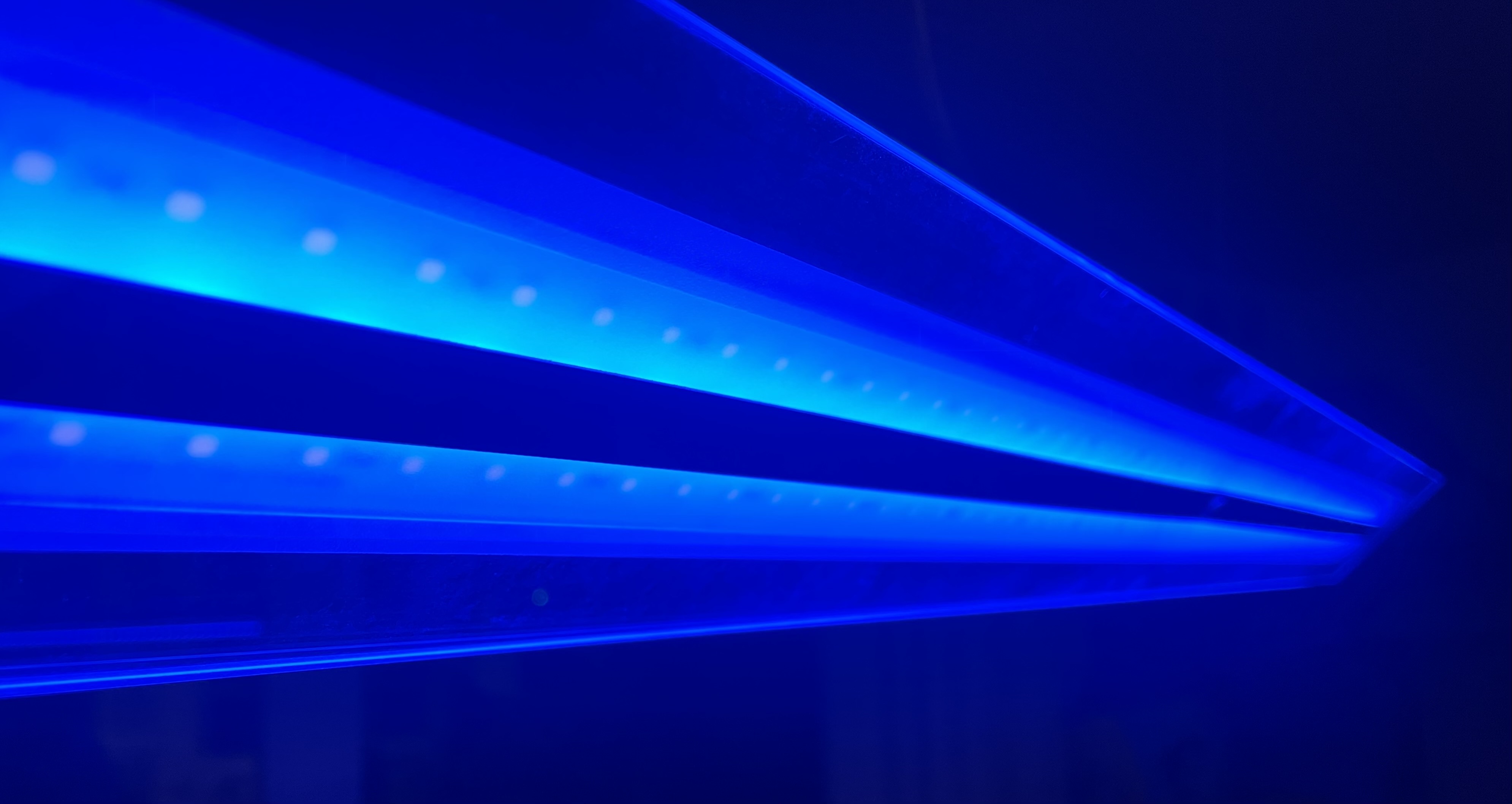 Led-plafondlampen met lange platte glas (nieuw in doos) – foto 12 – kavel bij GSD Auctions, Zoeterwoude