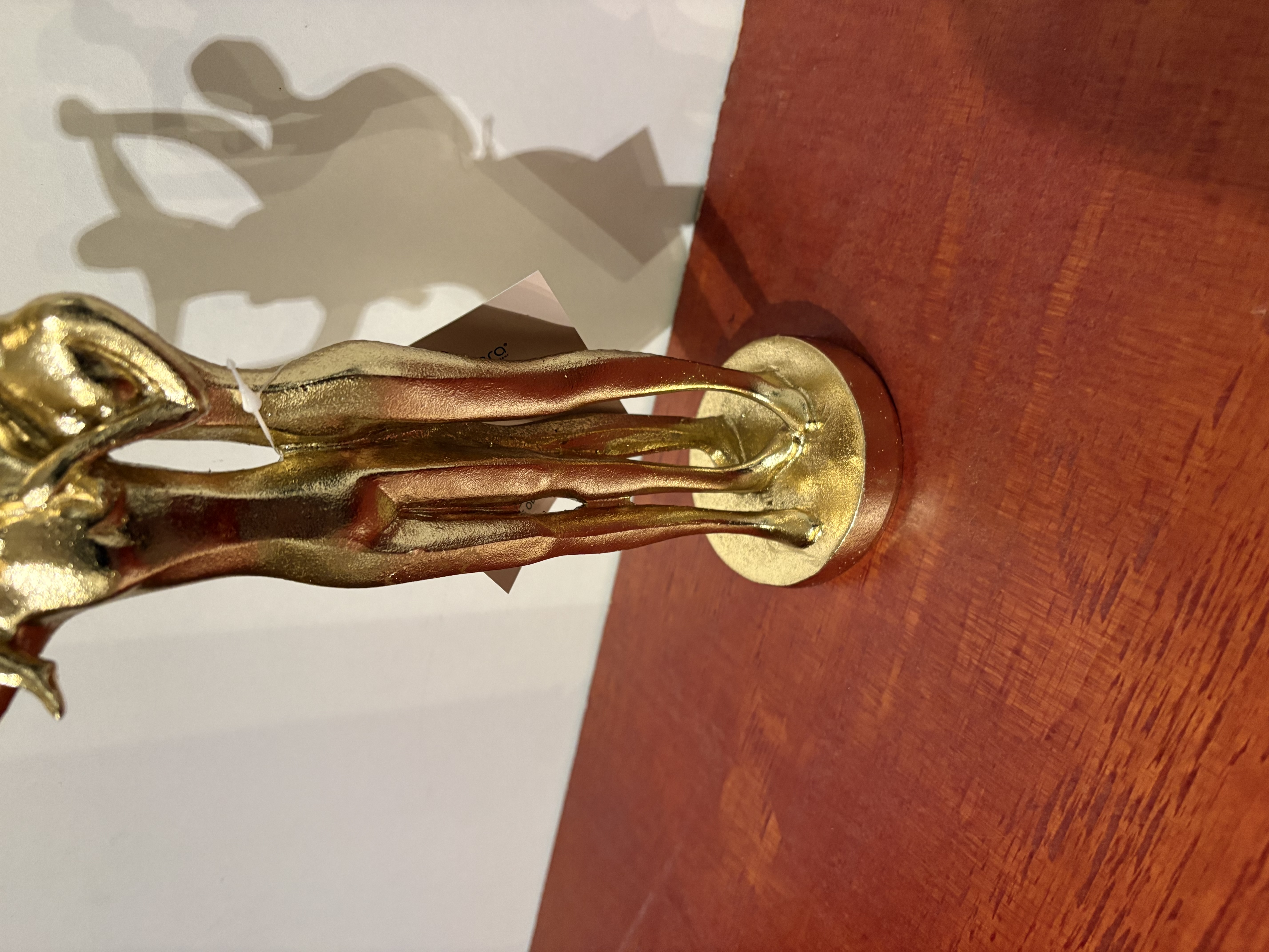 Goudkleurige beeld van een gezin – foto 3 – kavel bij GSD Auctions, Zoeterwoude