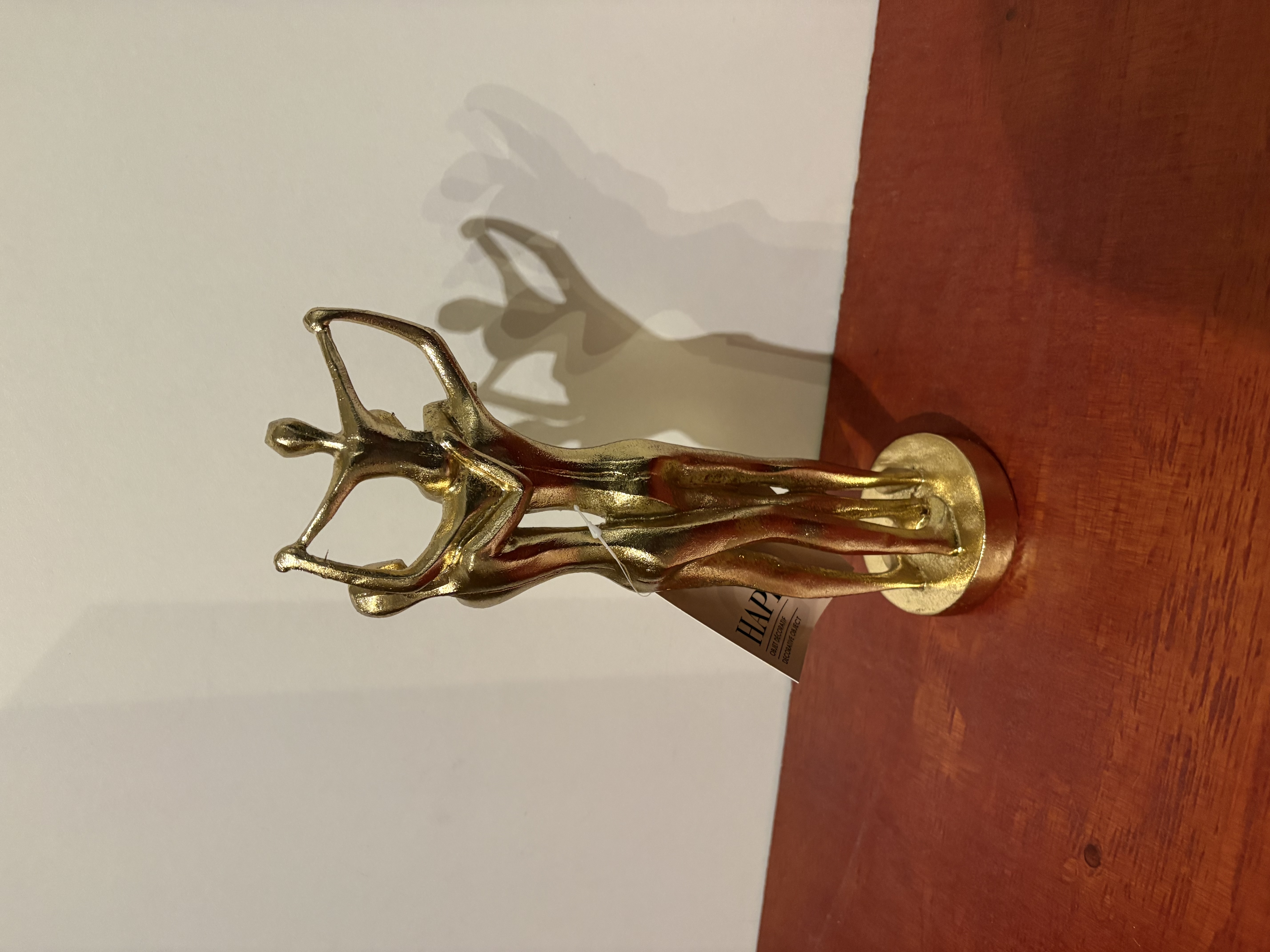 Goudkleurige beeld van een gezin – foto 4 – kavel bij GSD Auctions, Zoeterwoude