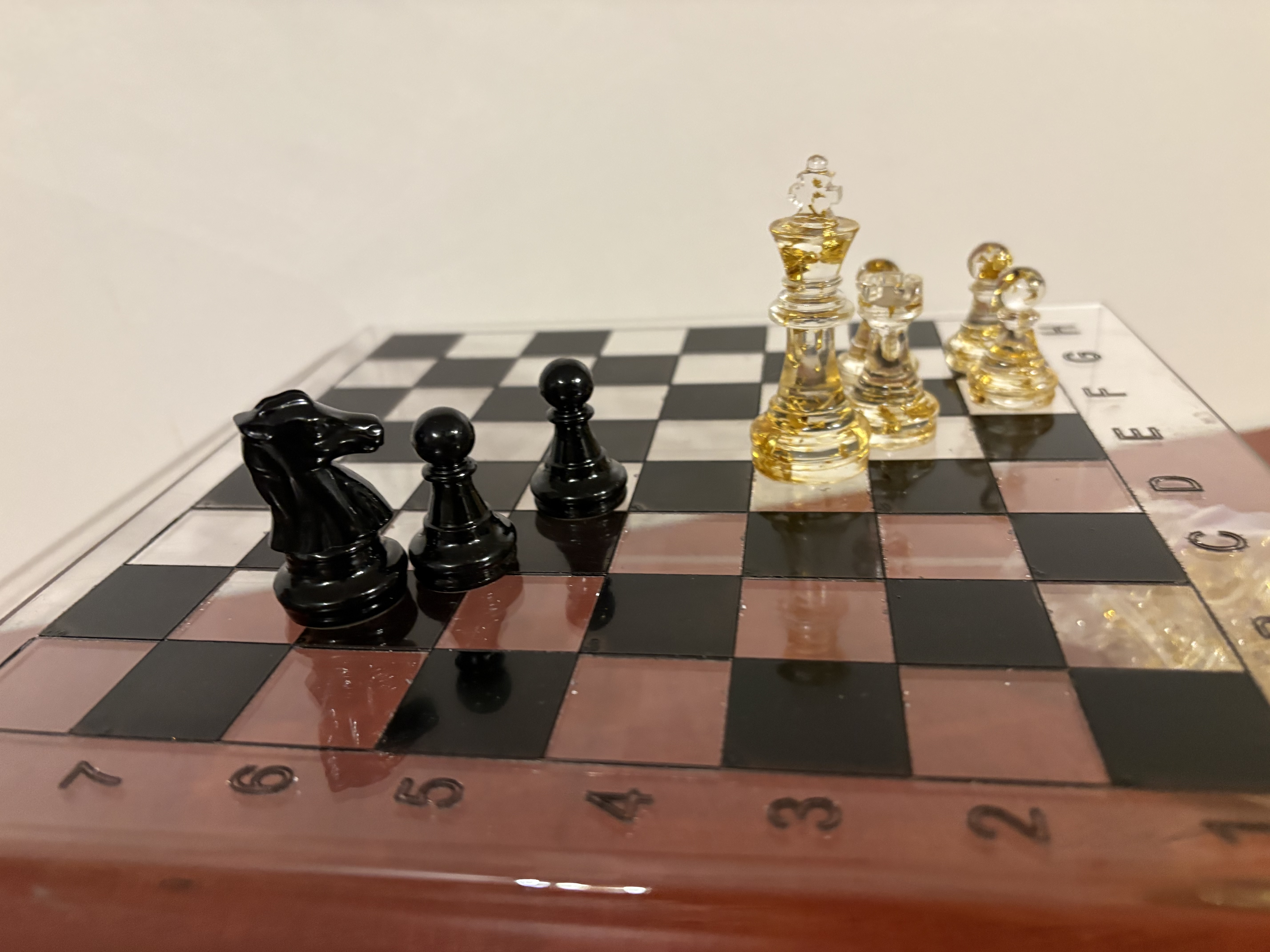 Schaakspel epoxied schaakstuken (nummer 6) – foto 5 – kavel bij GSD Auctions, Zoeterwoude