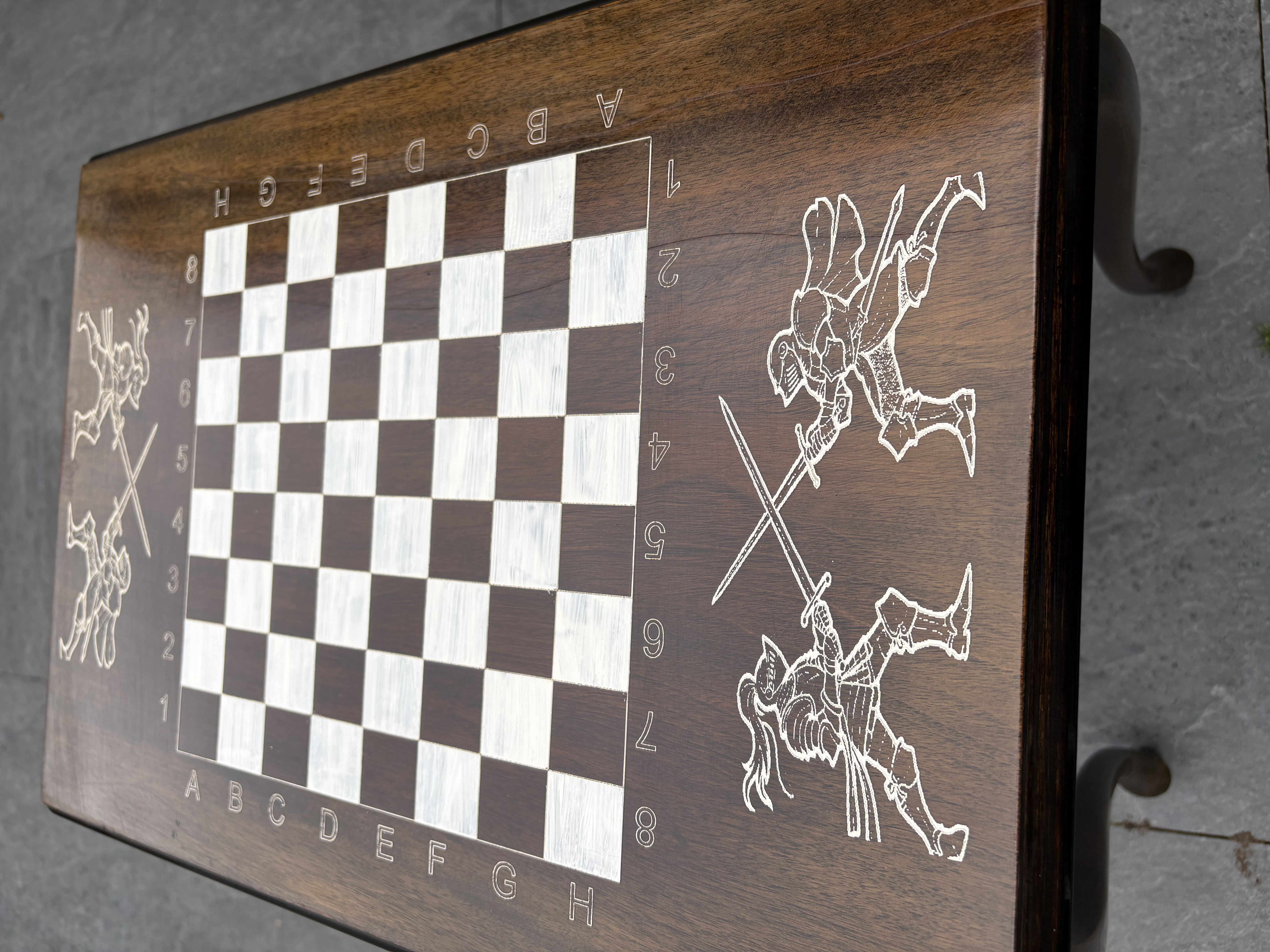 Schaakspel op tafel (nummer 7) – foto 17 – kavel bij GSD Auctions, Zoeterwoude