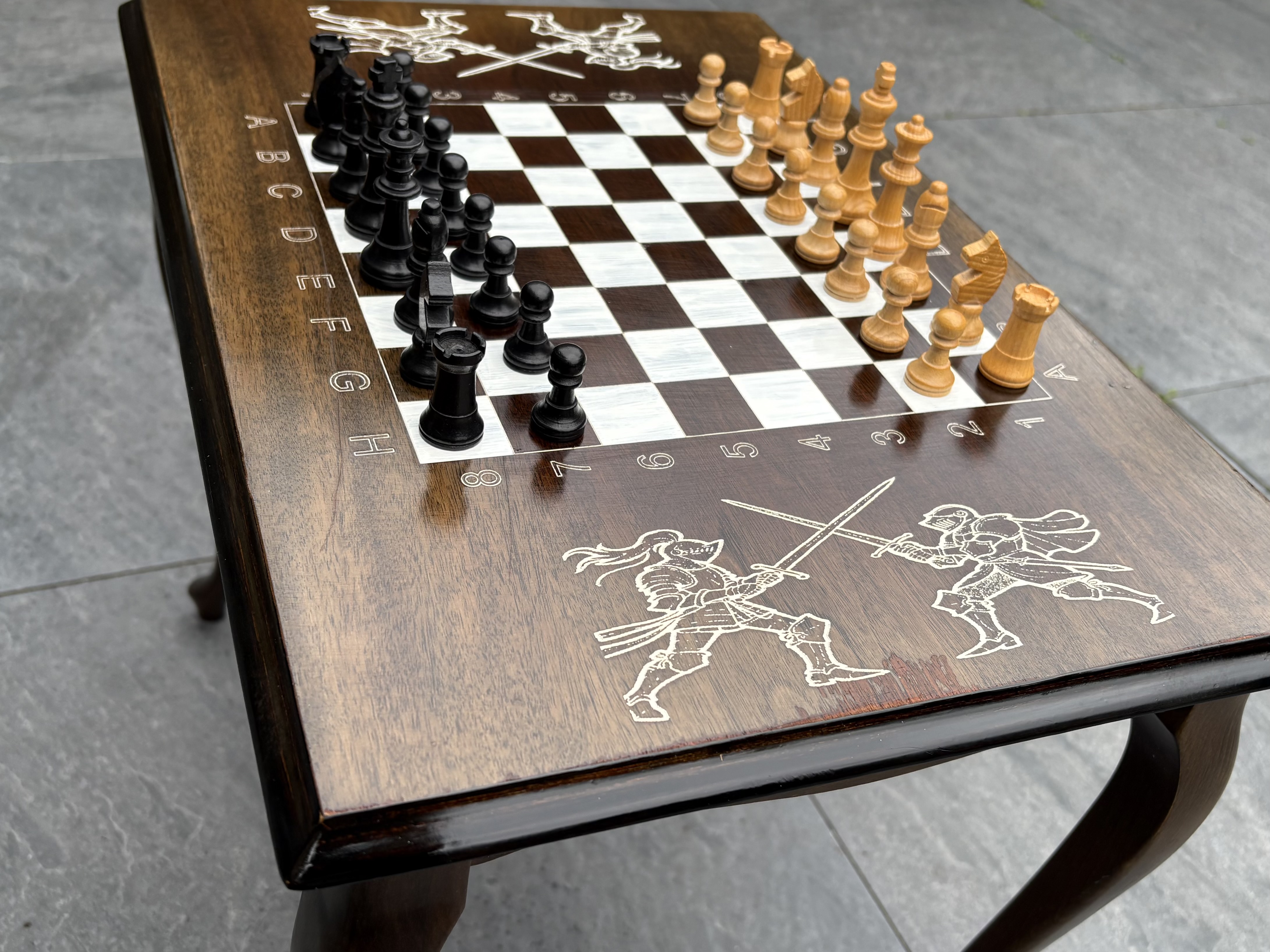 Schaakspel op tafel (nummer 7) – foto 7 – kavel bij GSD Auctions, Zoeterwoude
