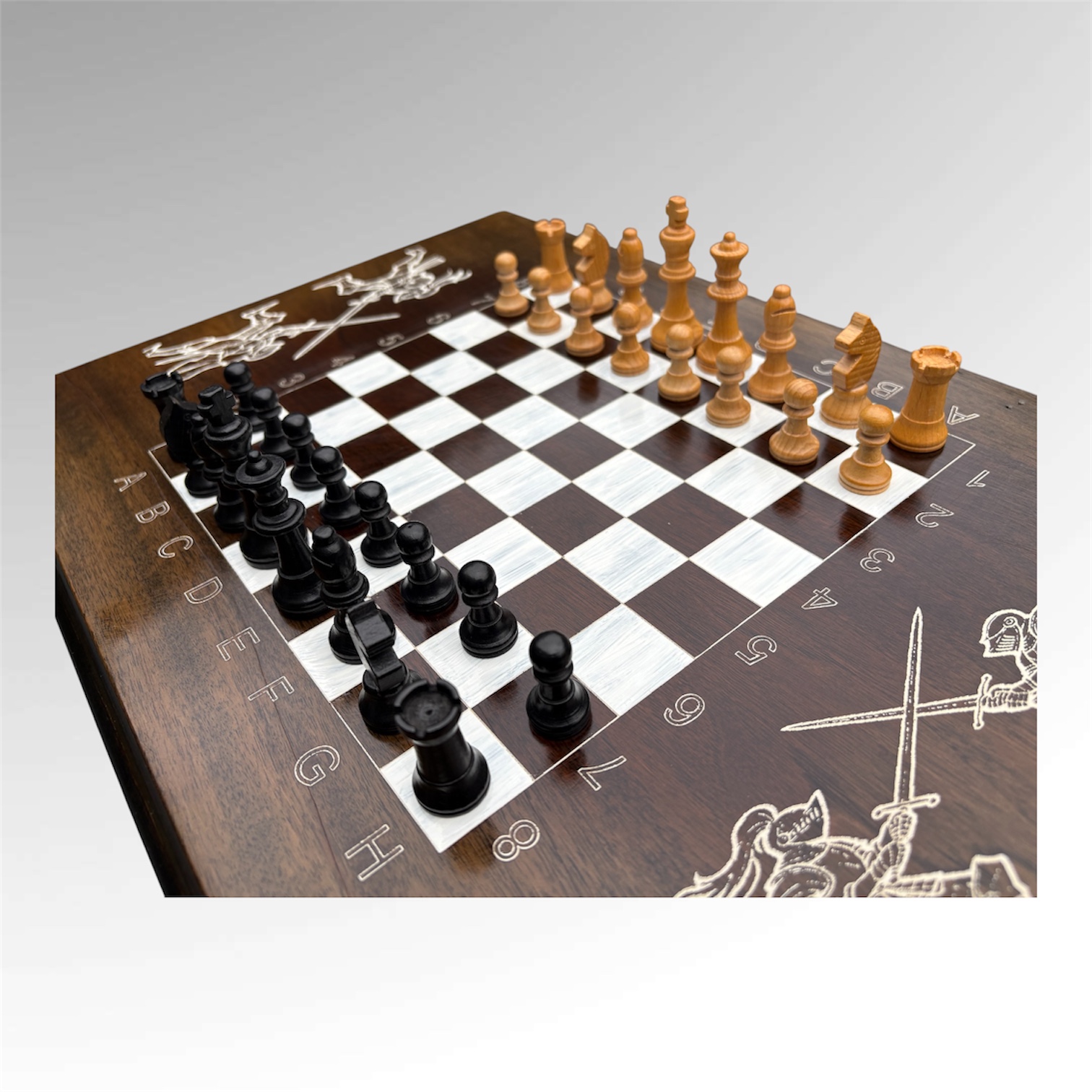 Schaakspel op tafel (nummer 7) – foto 3 – kavel bij GSD Auctions, Zoeterwoude