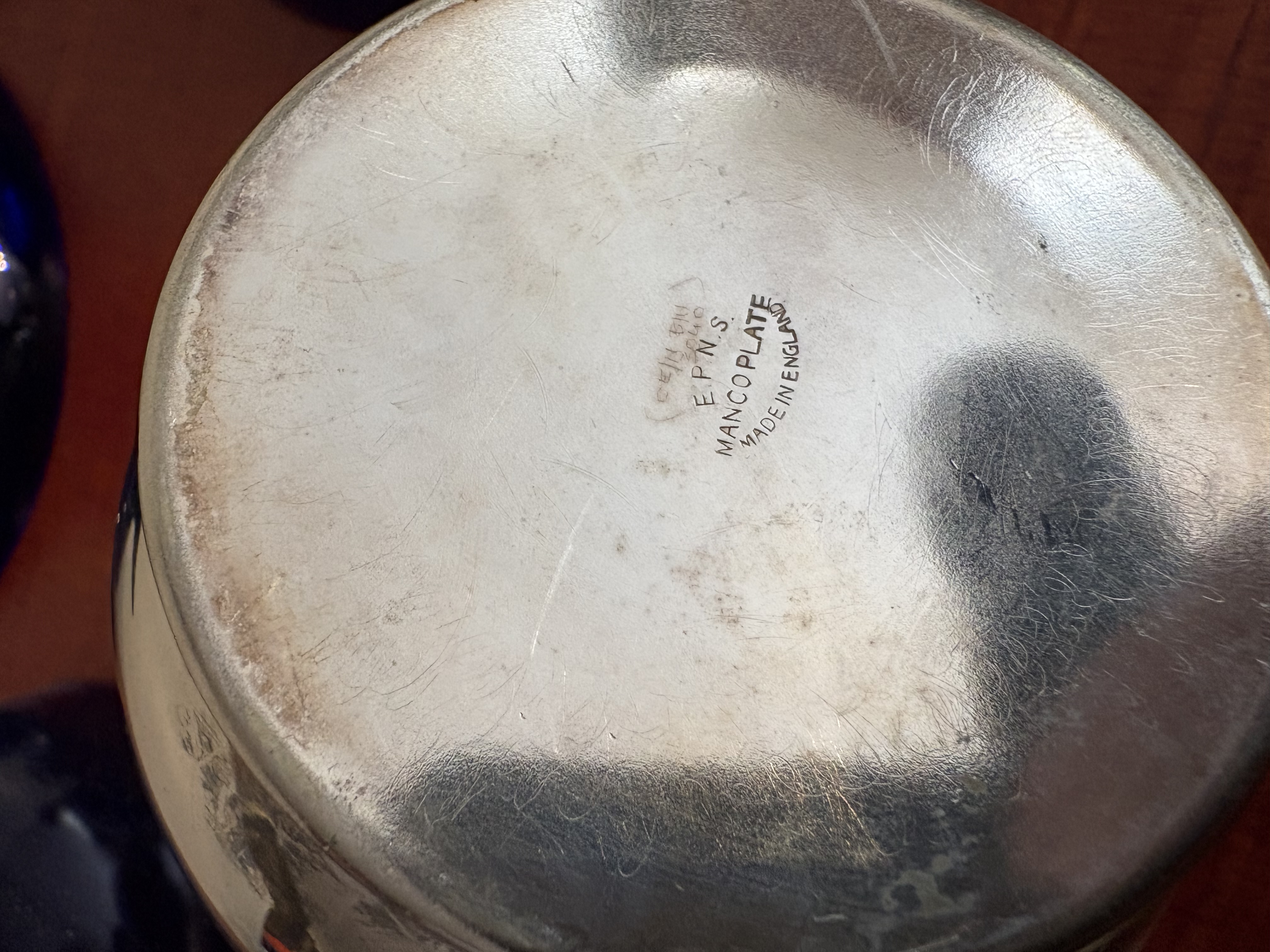 Blauwe glas in verzilverde houders – foto 4 – kavel bij GSD Auctions, Zoeterwoude