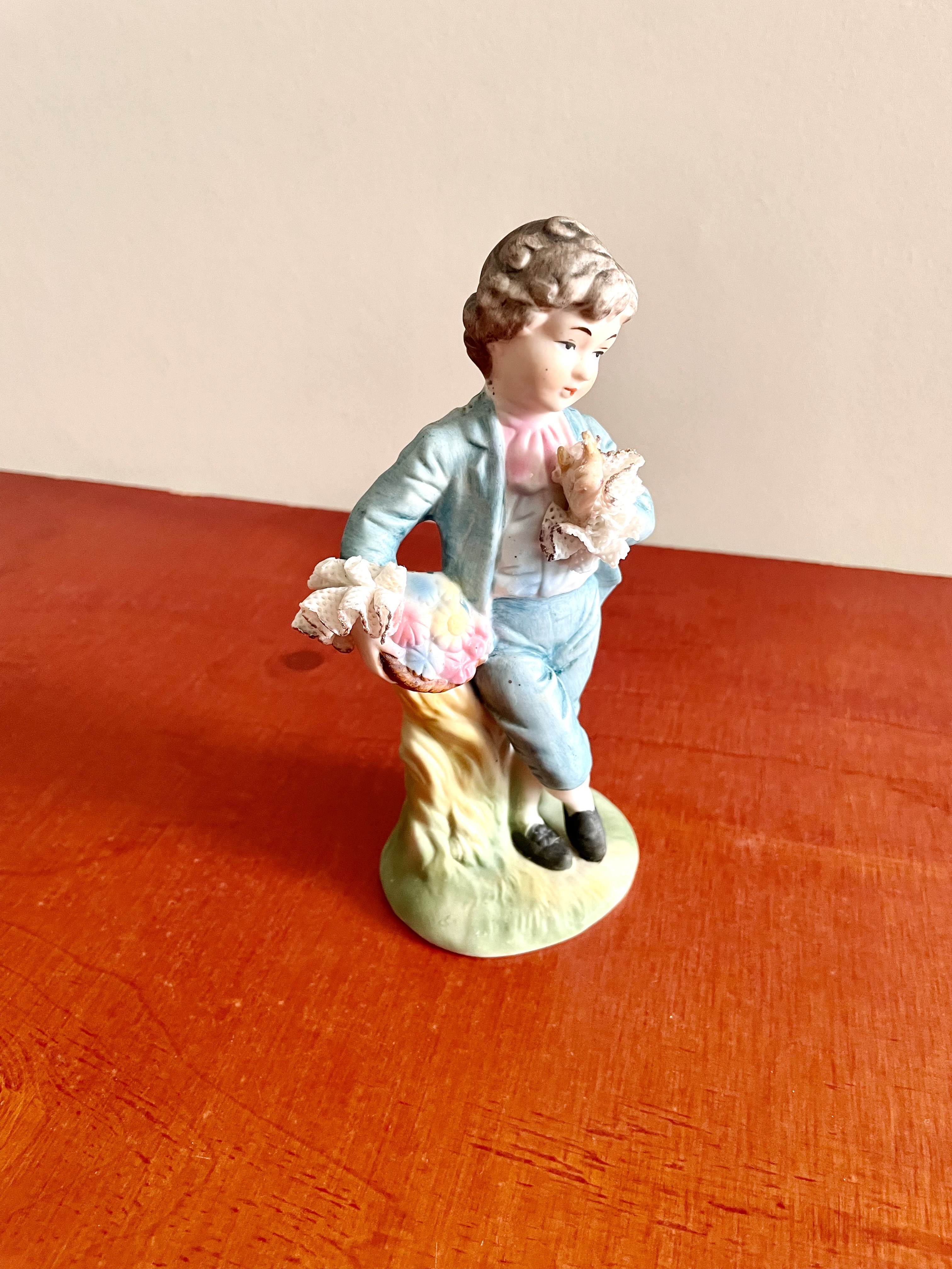Vintage wachtende jongen keramiek – kavel bij GSD Auctions, Zoeterwoude