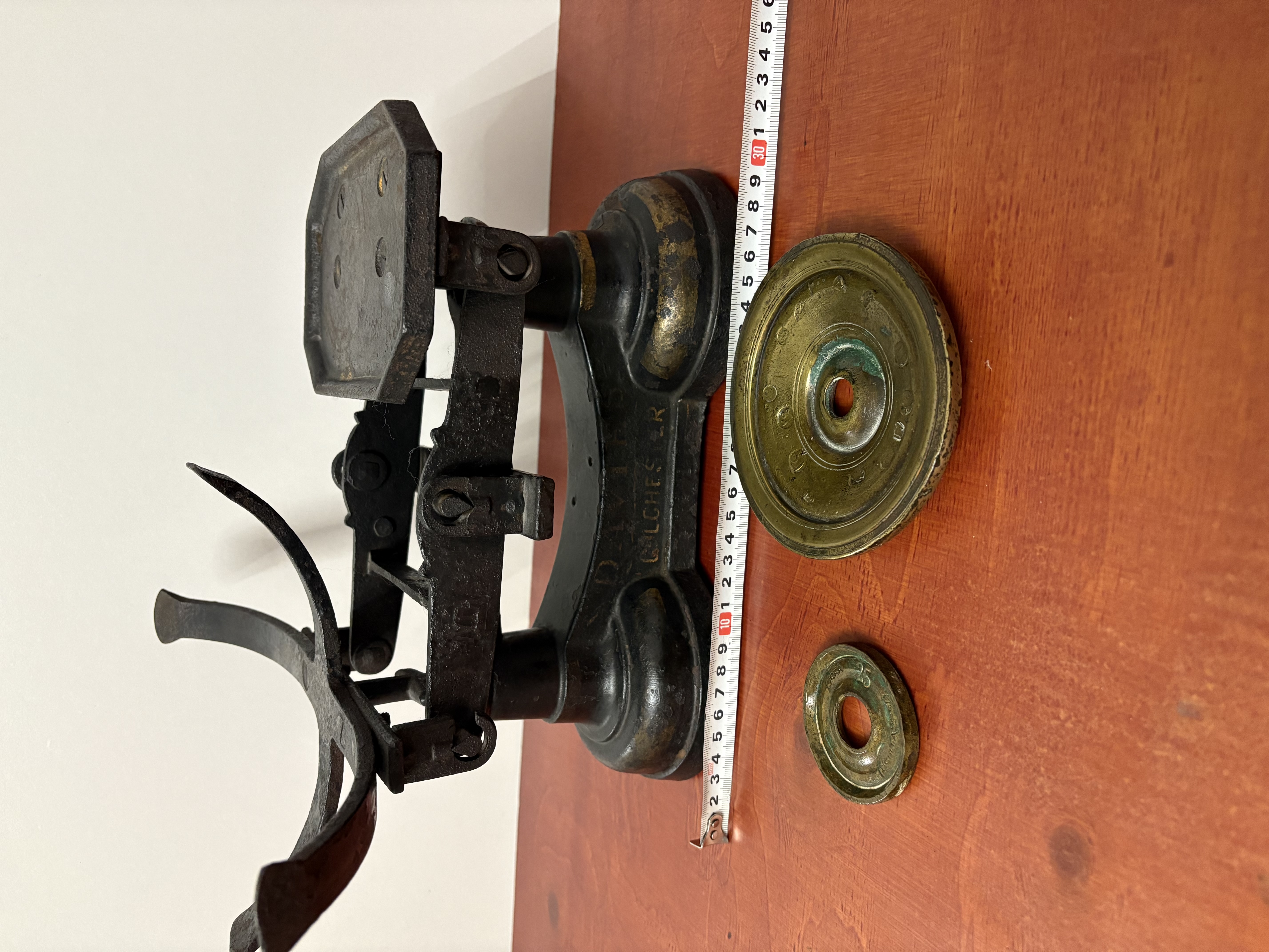 Antieke gietijzeren weegschaal "DAVIES 96 HIGH ST" – foto 2 – kavel bij GSD Auctions, Zoeterwoude