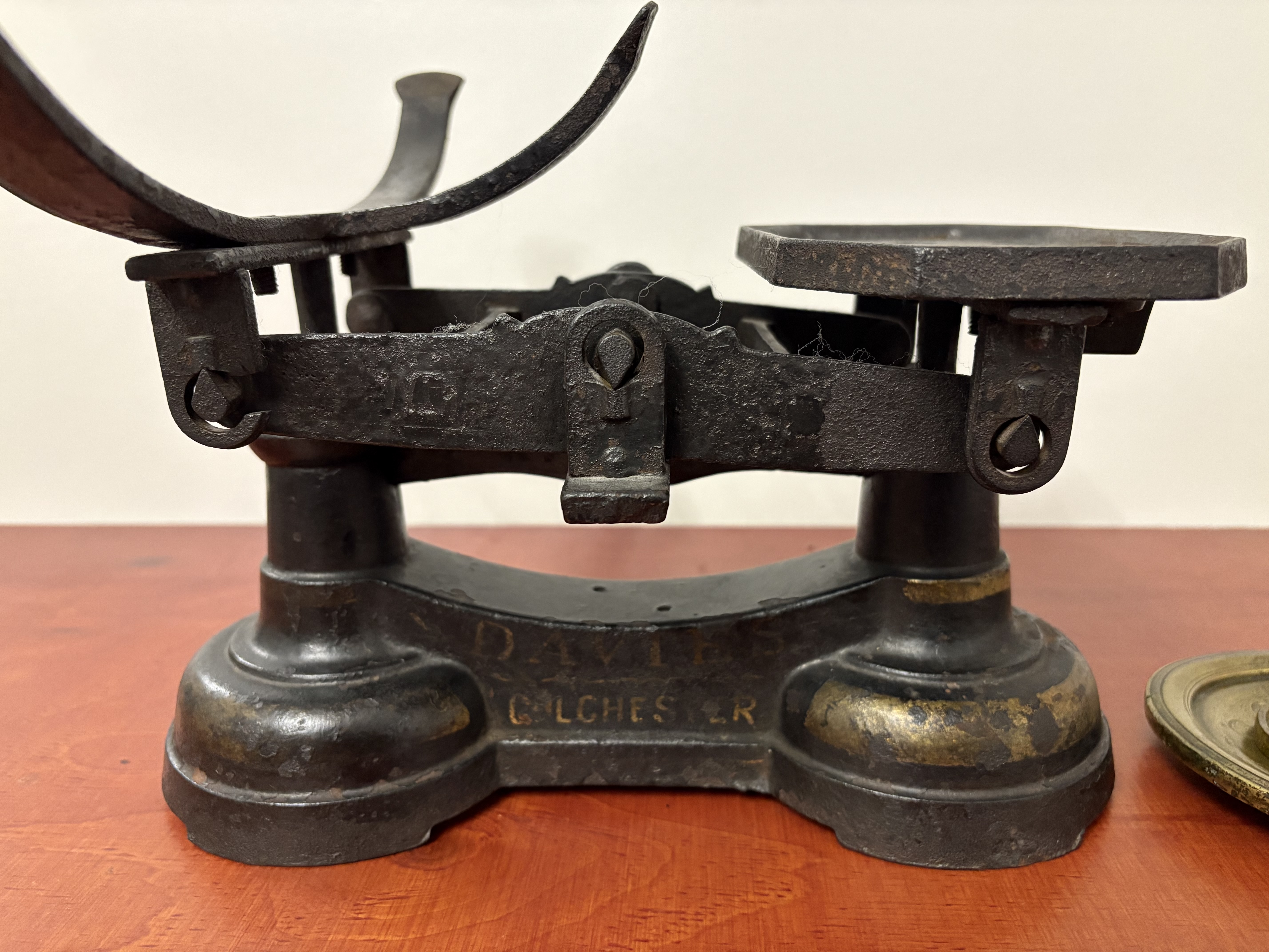 Antieke gietijzeren weegschaal "DAVIES 96 HIGH ST" – foto 7 – kavel bij GSD Auctions, Zoeterwoude